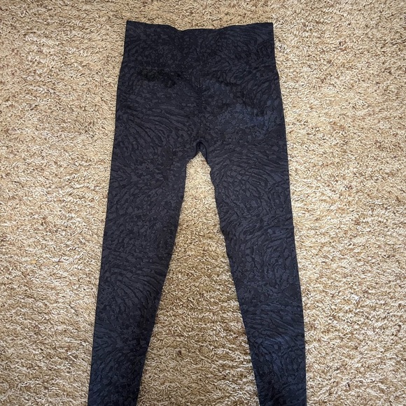 Gymshark Black & Gray High-Waisted Leggings - Picture 2 of 4